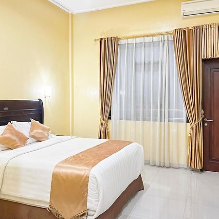 Kartika Hotel Syariah Pacitan Mitra Reddoorz Bagian luar foto
