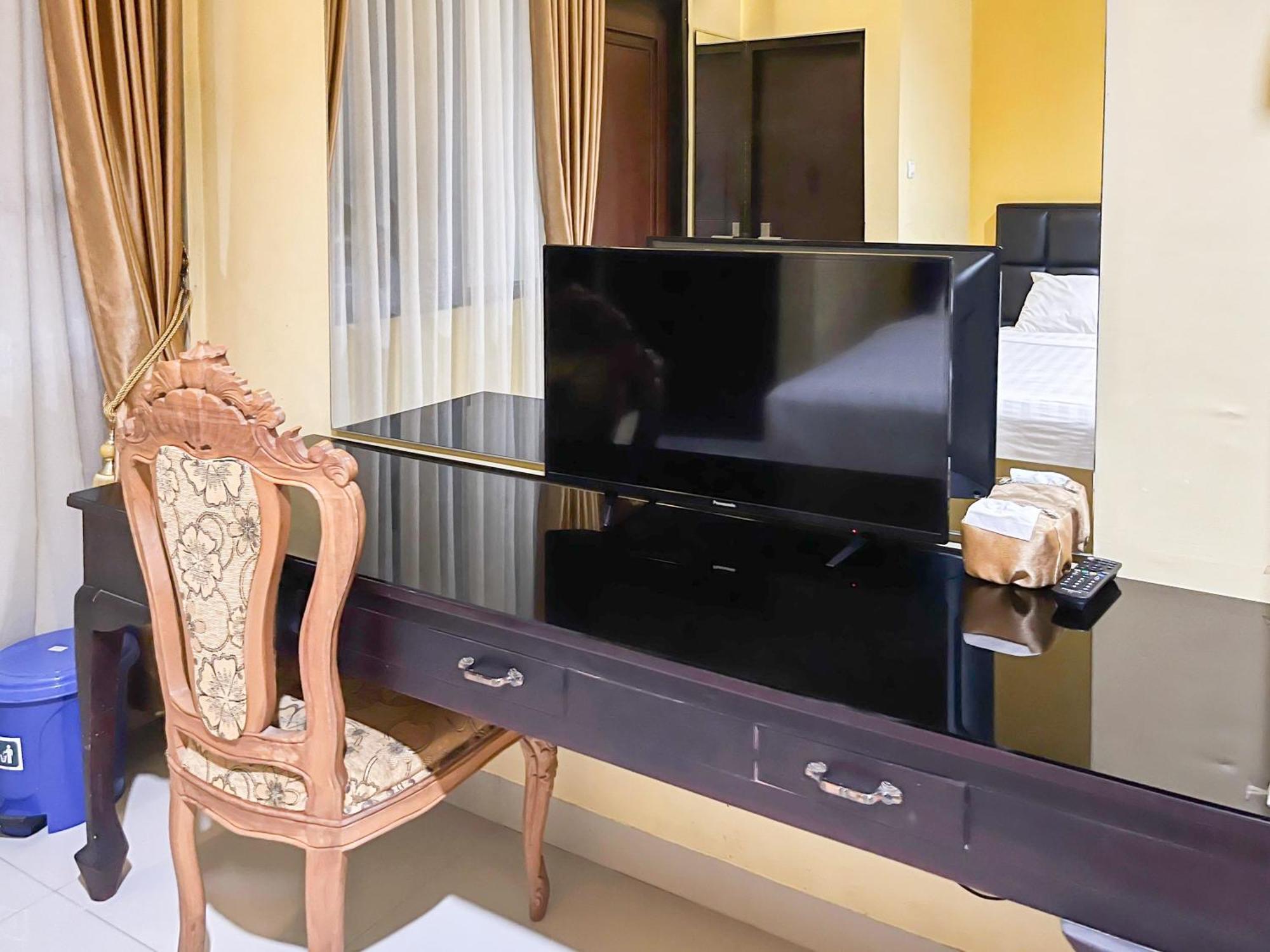 Kartika Hotel Syariah Pacitan Mitra Reddoorz Bagian luar foto
