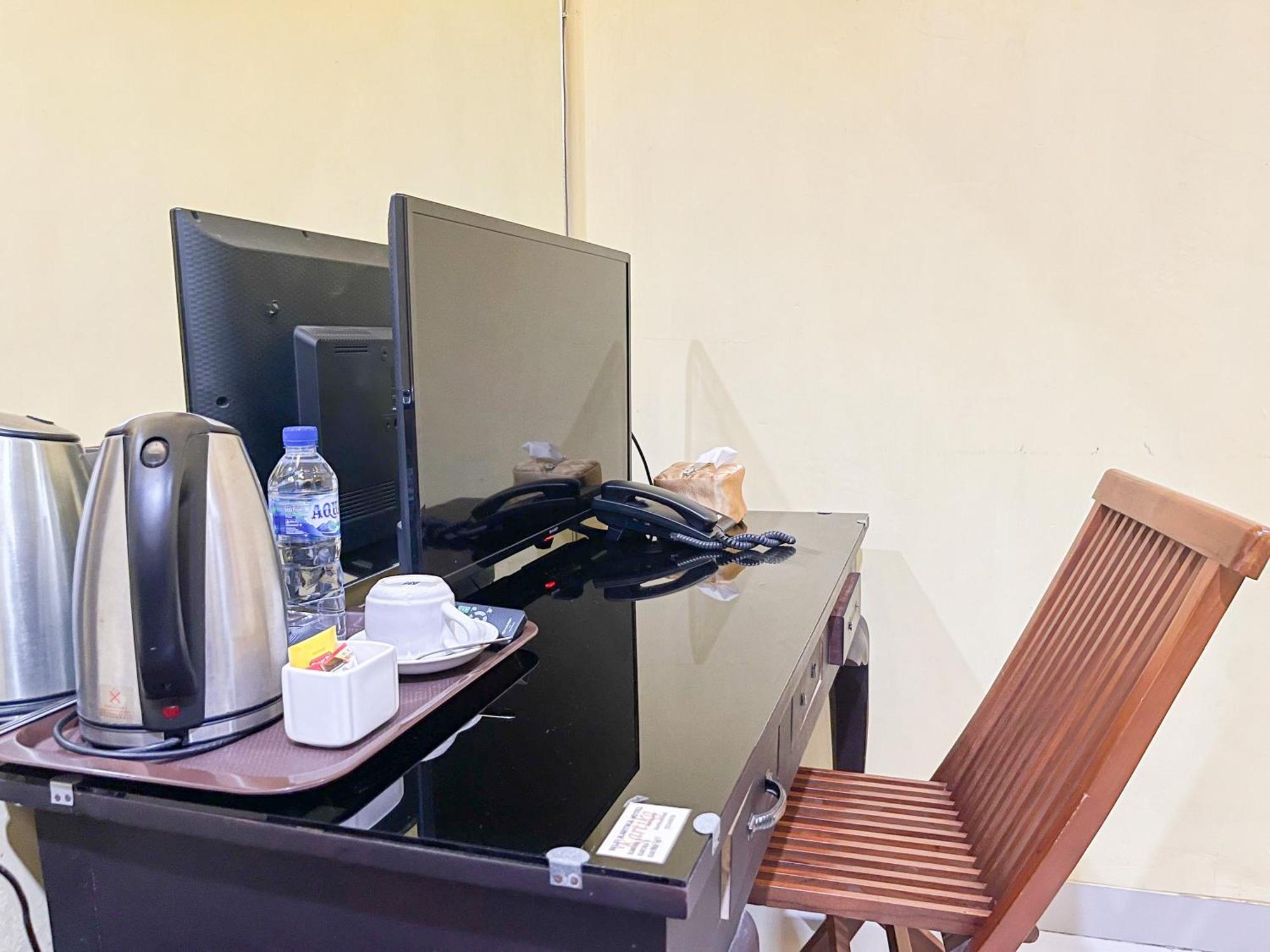 Kartika Hotel Syariah Pacitan Mitra Reddoorz Bagian luar foto