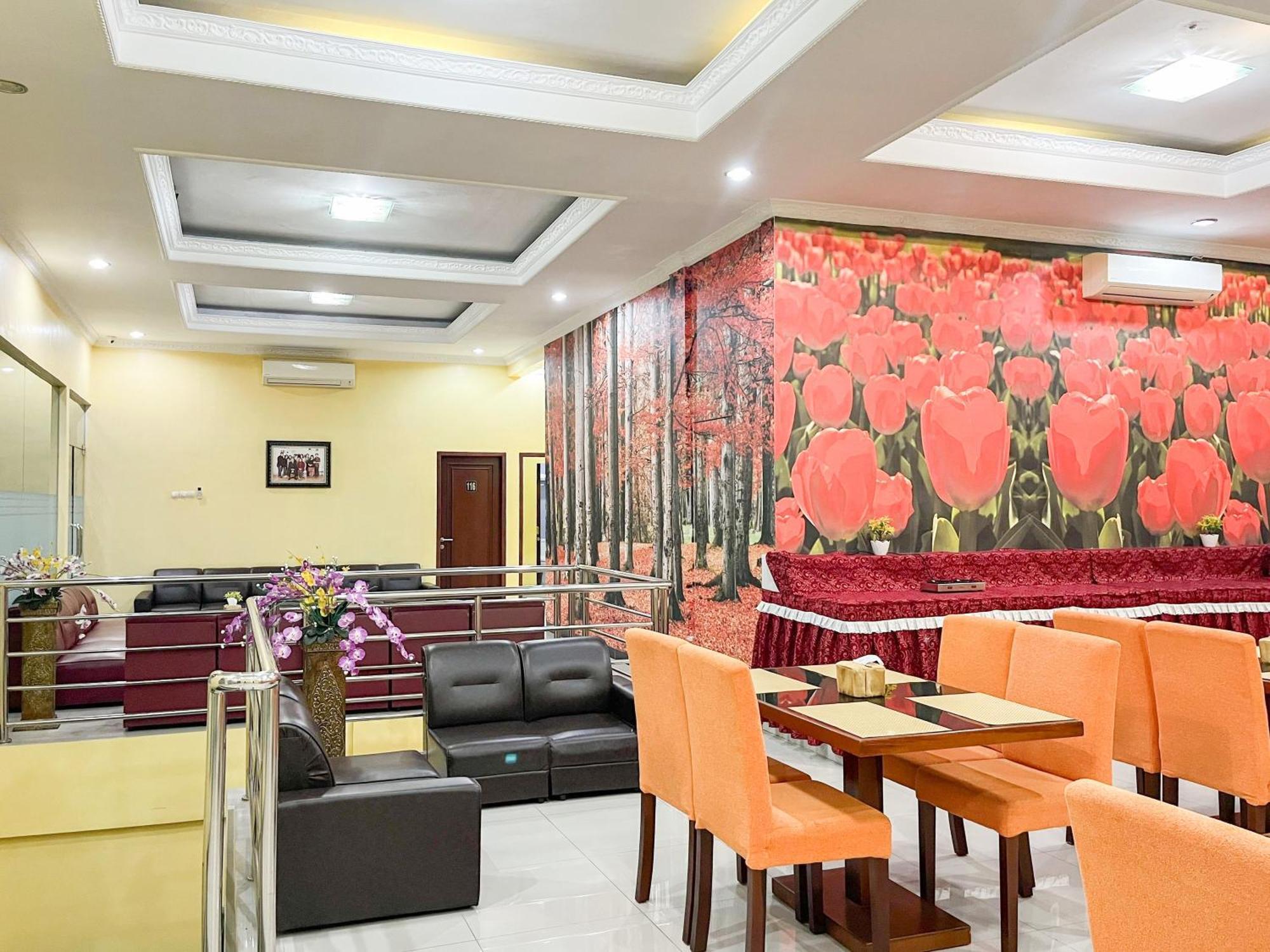 Kartika Hotel Syariah Pacitan Mitra Reddoorz Bagian luar foto
