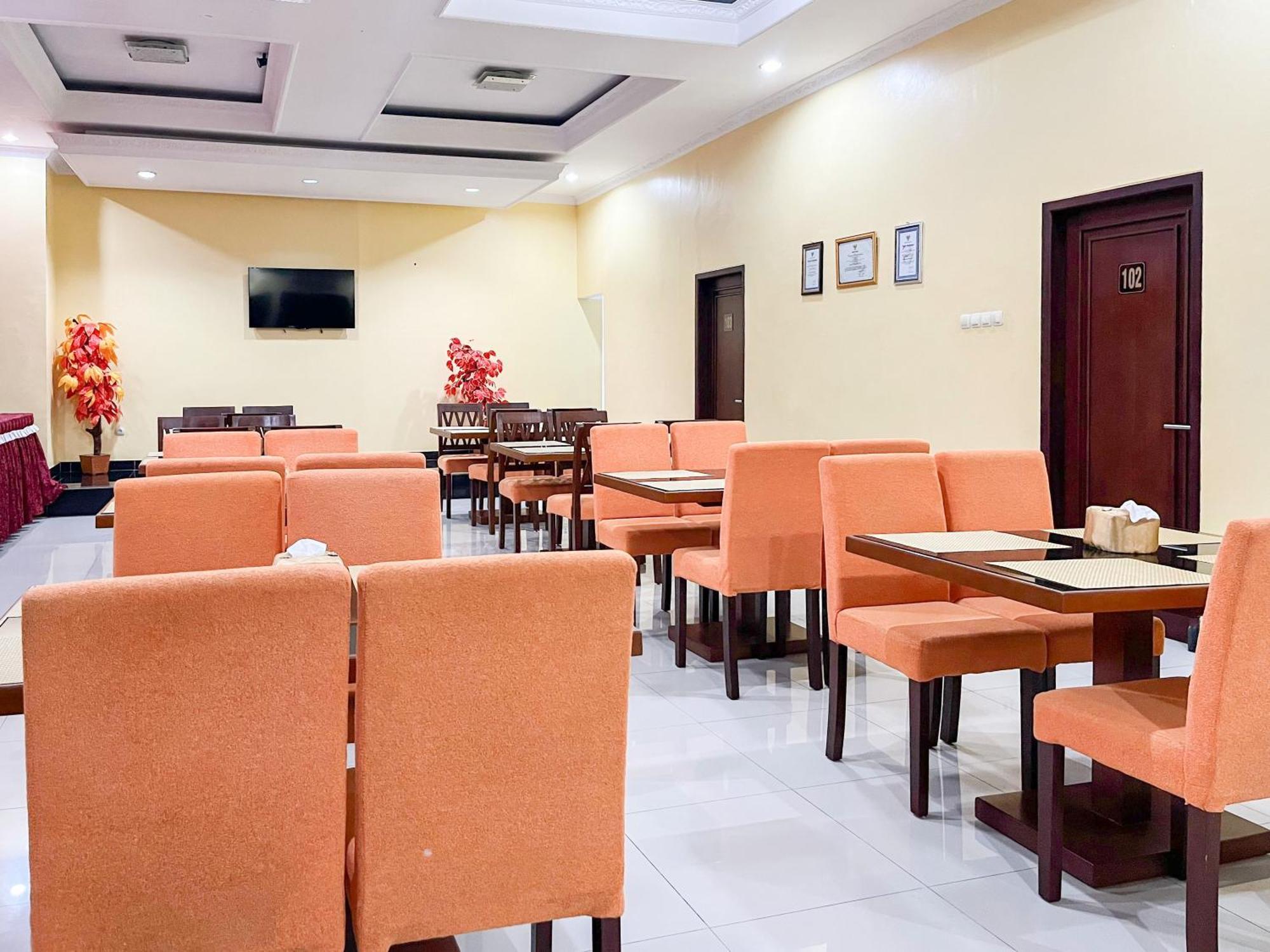 Kartika Hotel Syariah Pacitan Mitra Reddoorz Bagian luar foto