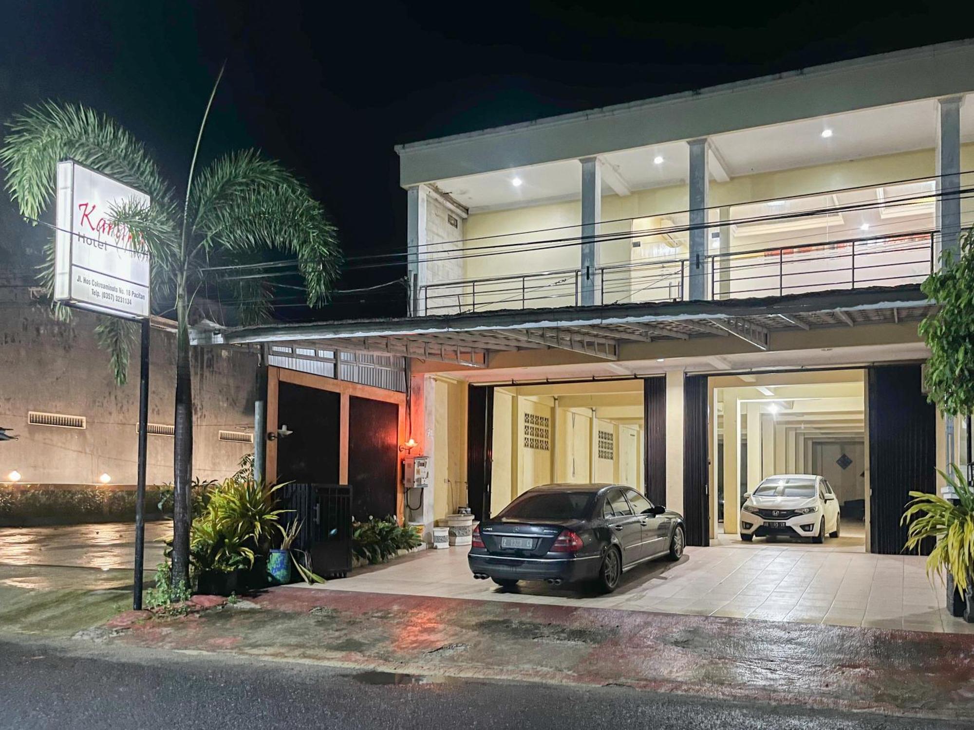 Kartika Hotel Syariah Pacitan Mitra Reddoorz Bagian luar foto