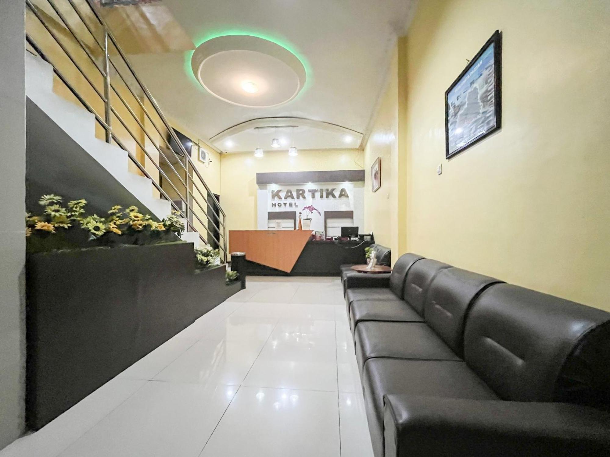 Kartika Hotel Syariah Pacitan Mitra Reddoorz Bagian luar foto
